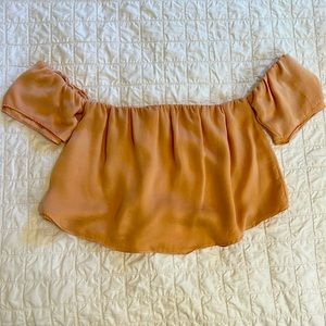 LUCCA Off-shoulder Crop Top in peach size XS